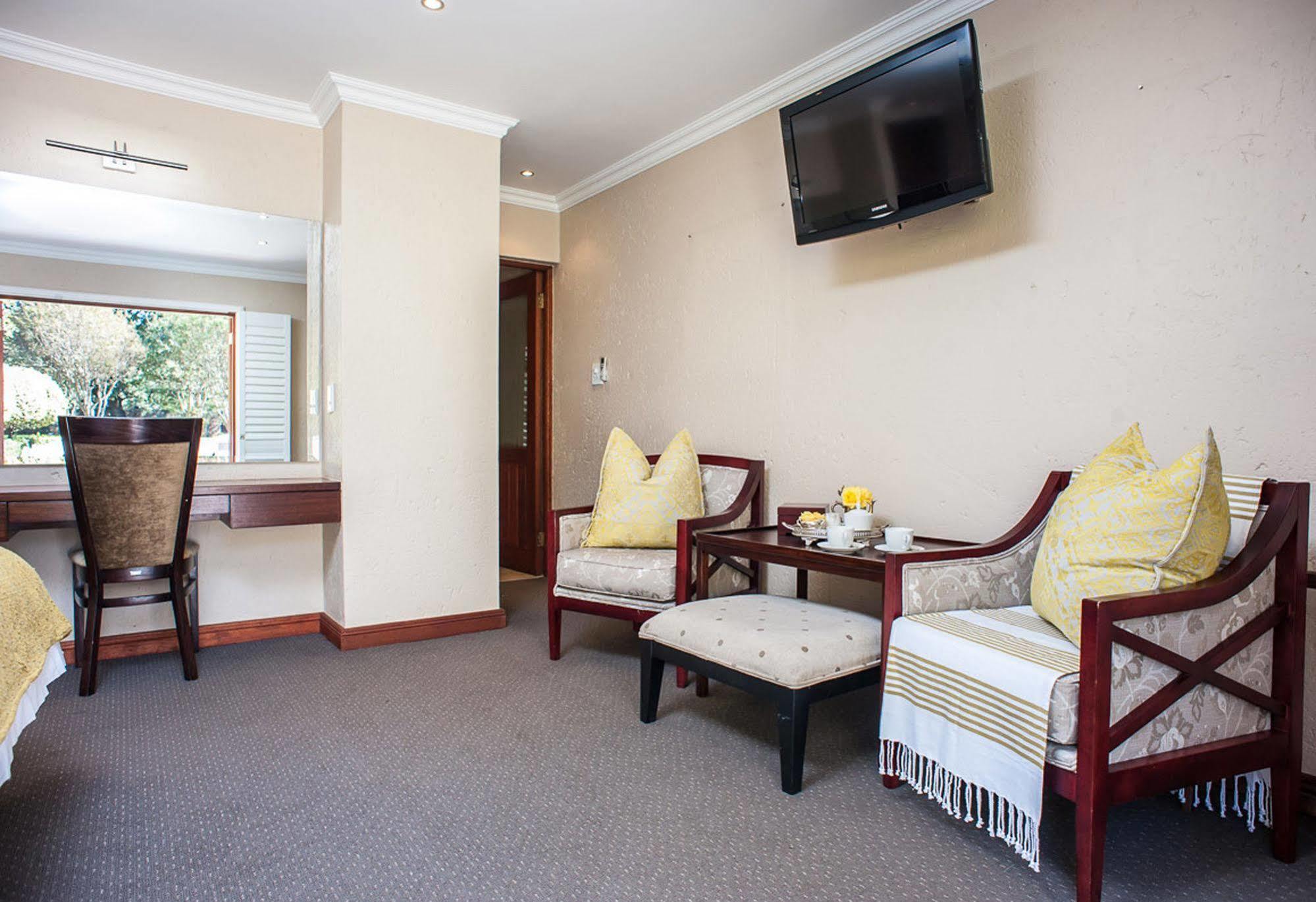River Meadow Manor Центурион Экстерьер фото