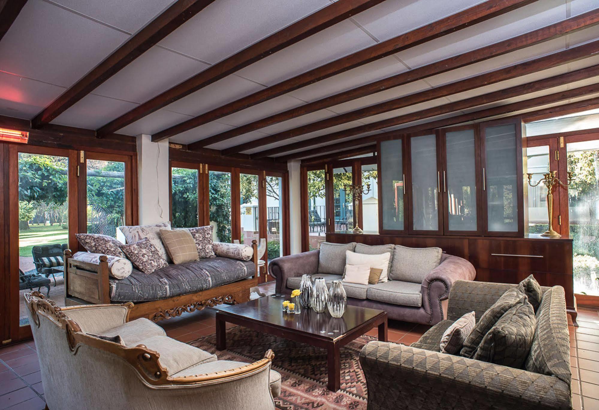 River Meadow Manor Центурион Экстерьер фото